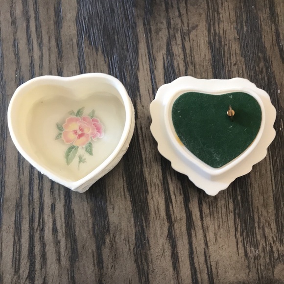 Heritage House, Inc Porcelain Trinket Music Collector edition - Picture 5 of 6